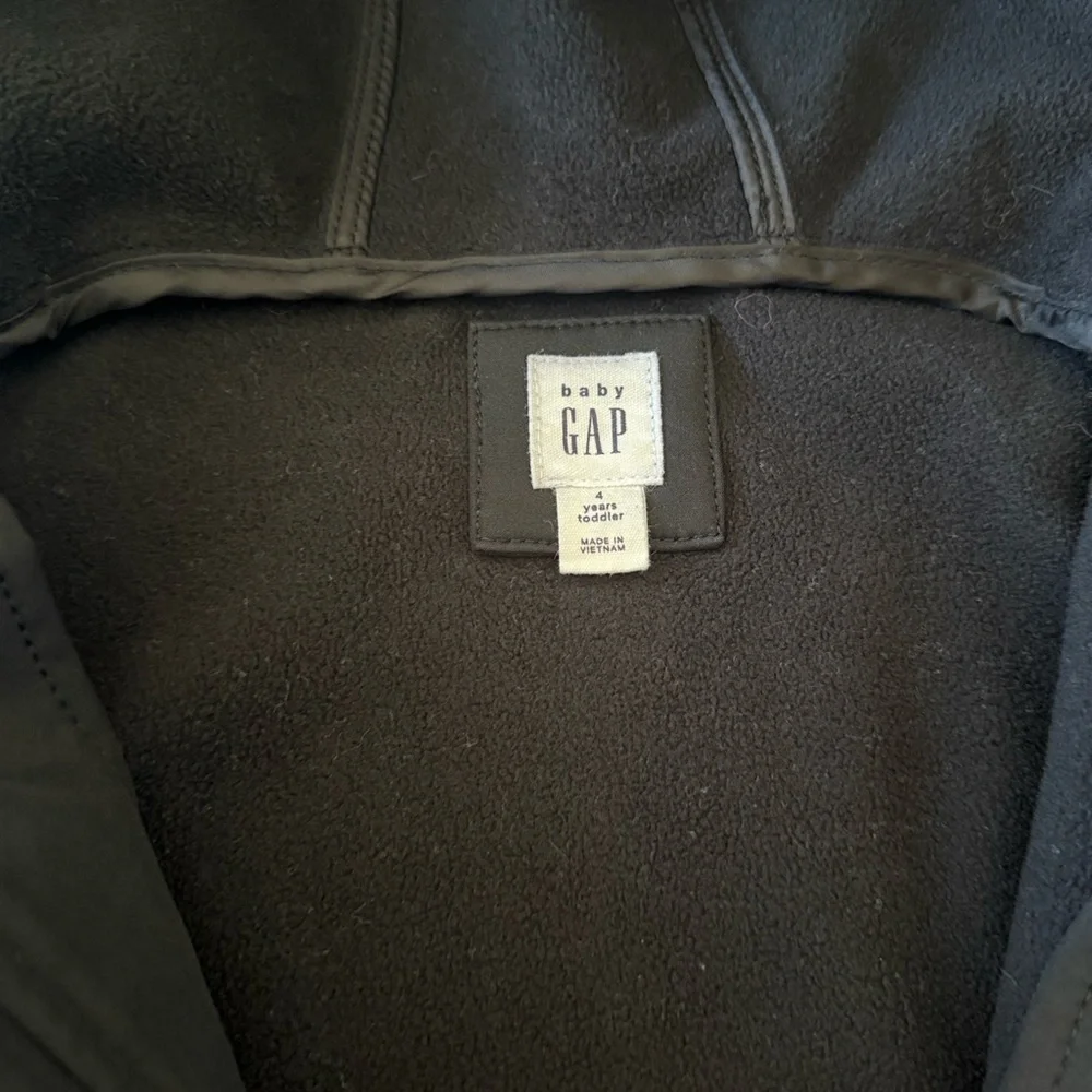 GAP Baby Black Full zip Jacket with hood Size 4